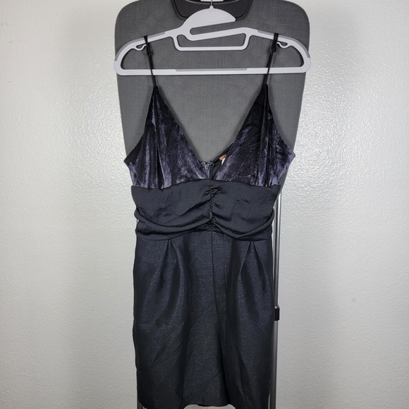 Free People Women Skylie Saylor Romper Black Mini Dressy Short Sleeveles Size 12 - Picture 1 of 7